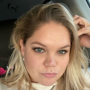 Meet your Posher, Monique